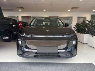 2025  Leapmotor B10 Design LR Wagon (Metallic Black) New Car Thumbnail