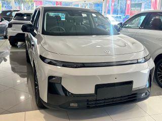 2026  Leapmotor B10 Design Hybrid EV Wagon (Terra Grey) New Car Thumbnail