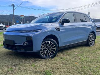 2026  Leapmotor B10 Design LR Wagon (Starry Night Blue) New Car Thumbnail